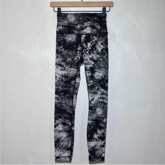 Lululemon Wunder Under High-Rise Tight 25"
*Full-On Luxtreme in Aerify Jacquard - Picture 3 of 7